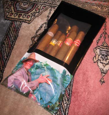 A Humidorpåse för ca 10 cigarrer A Humidorpåse för ca 10 cigarrer